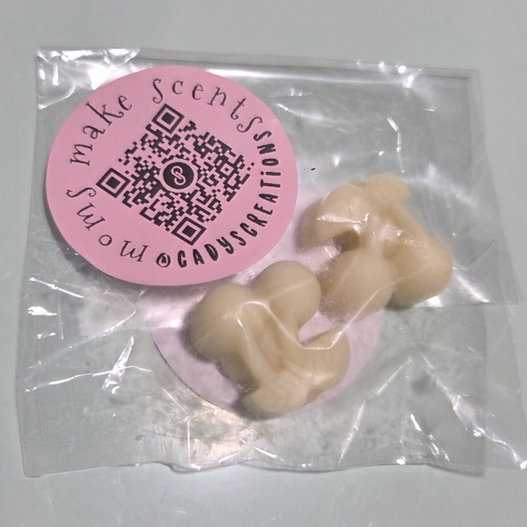 🪾NOW HERE🪾 Date Night w/ a Book Box ☆Signed Author Copy 🍒 Dried Cherry Juice - Picture 6 of 6